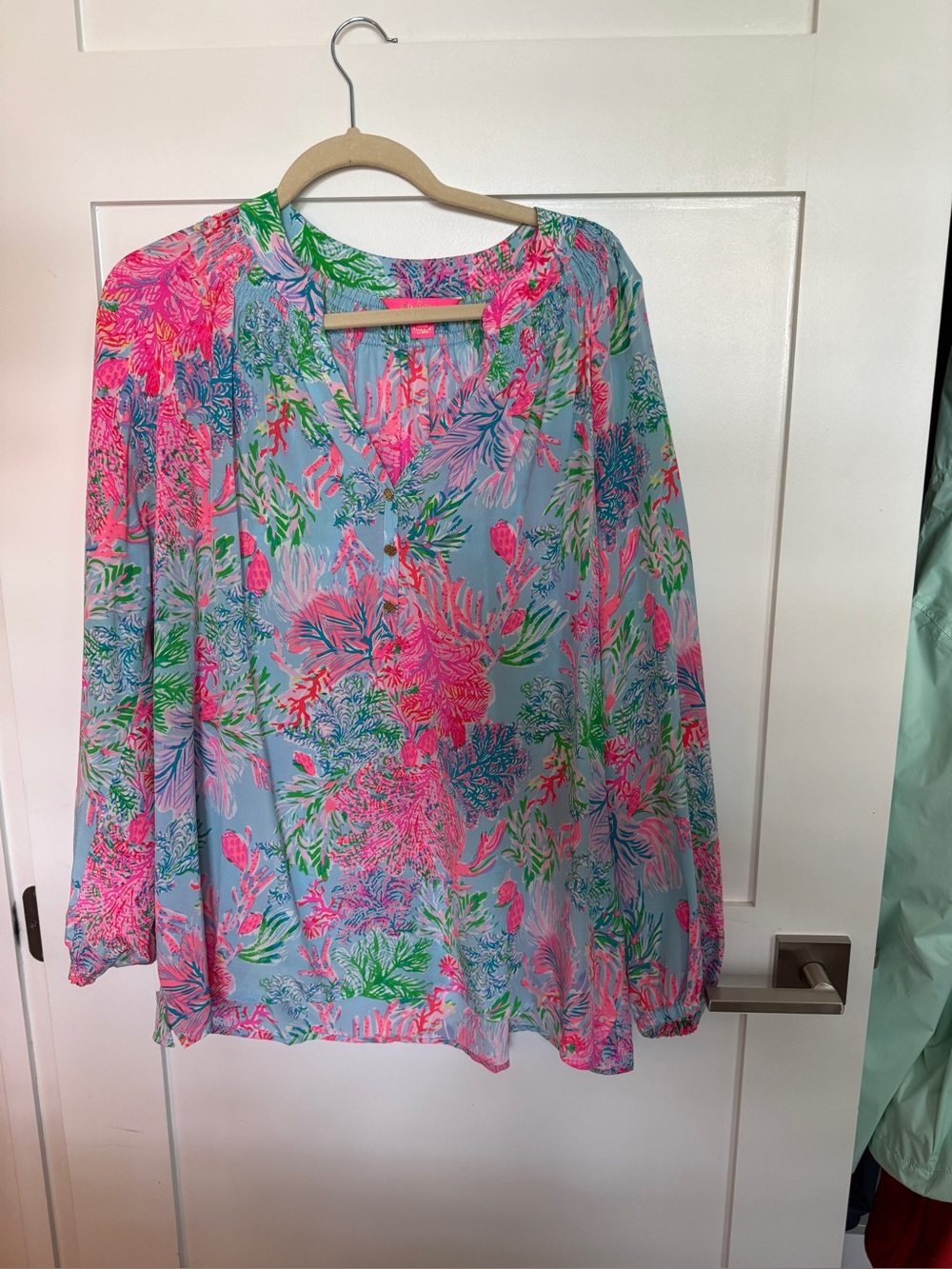 Lilly Pulitzer Elsa silk blouse. EUC. Size XL